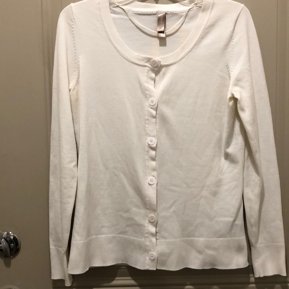 White long sleeve cardigan